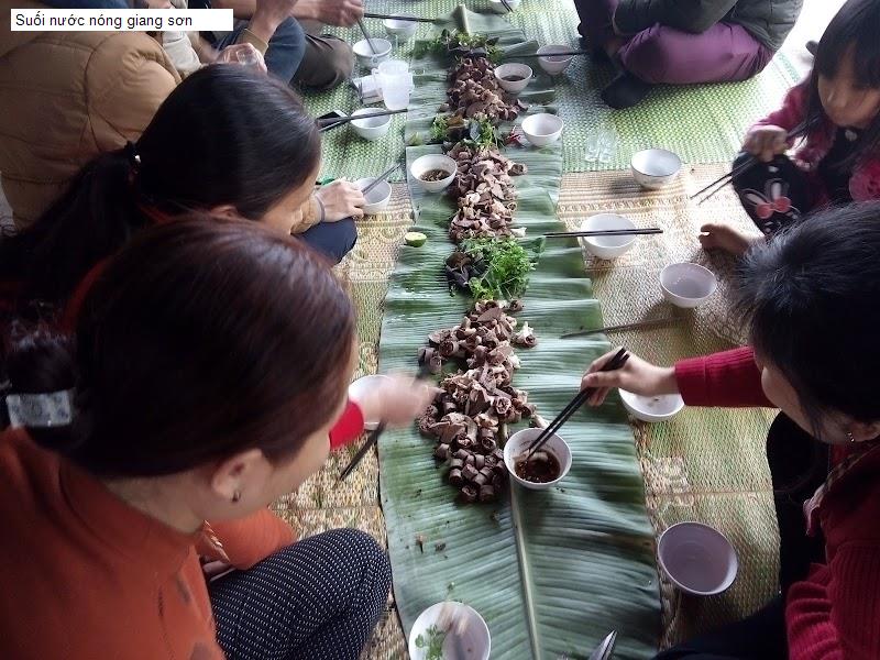 Suối nước nóng giang sơn